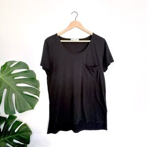 Aritzia Wilfred Free Crew Neck Pocket T-Shirt Black - Size Small